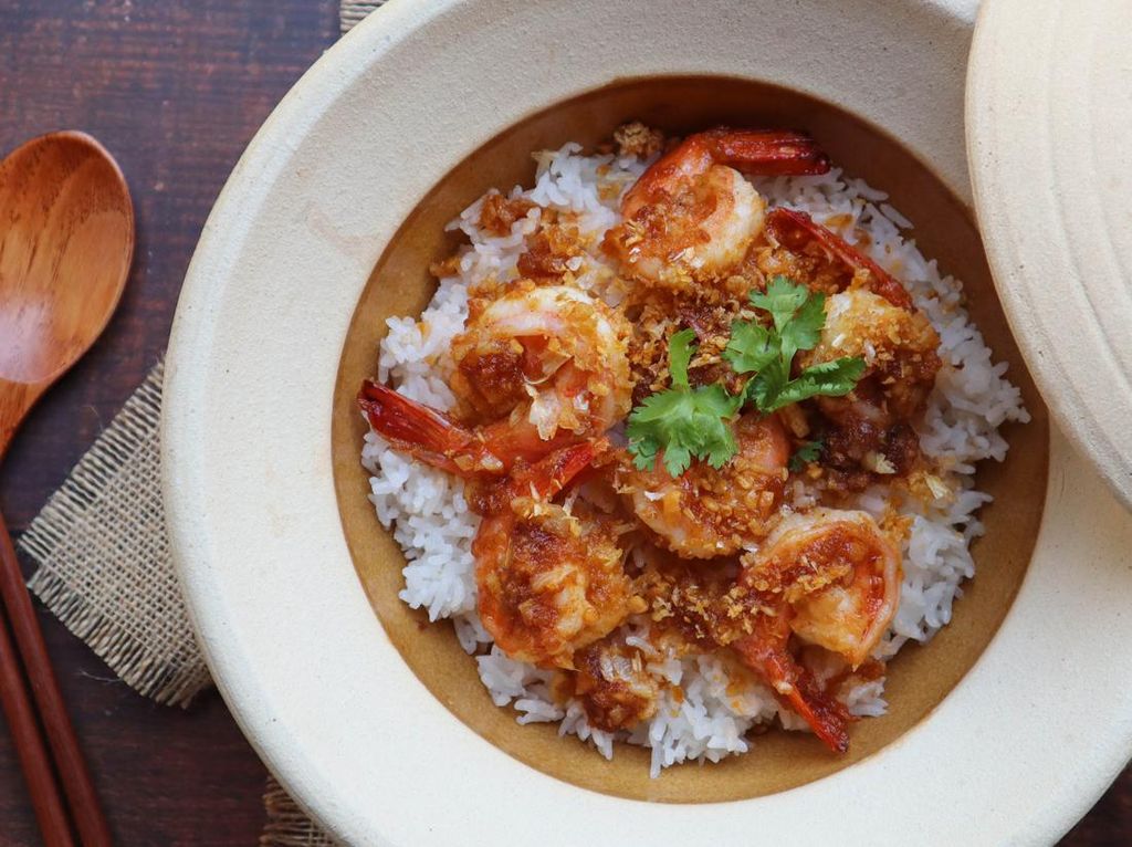 Resep Nasi Claypot Udang yang Hangat Gurih Buat Makan Siang
