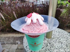 This Earth: Sluurp! Manis Dingin Kakigori di Tepi Pantai Jakarta This Earth: Sluurp! Manis Dingin Kakigori di Tepi Pantai Jakarta