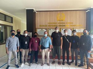 3 Bule Pelaku Pengeroyokan WN Ukraina di Bali Dideportasi 3 Bule Pelaku Pengeroyokan WN Ukraina di Bali Dideportasi