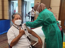 Brantas Abipraya Gelar Vaksinasi Booster buat Pegawai