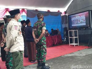 Pamekasan Gelar Vaksinasi Massal di Pesantren, Jokowi Akan Hadir Virtual Pamekasan Gelar Vaksinasi Massal di Pesantren, Jokowi Akan Hadir Virtual