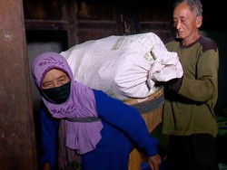 Mari Bantu Pasutri Renta yang Jadi Sandaran Hidup Anak Kebutuhan Khusus-Buta