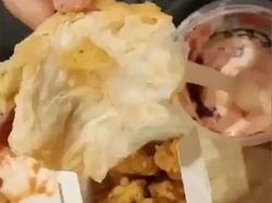 Beli Fried Chicken, Wanita Ini Dapat Bonus Tisu Toilet Goreng Tepung