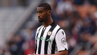 Pesepakbola bernama lengkap Norberto Bercique Gomes Betuncal asal Portugal ini baru saja genap berusia 24 tahun pada 31 Januari lalu. Foto: Getty Images/Jonathan Moscrop