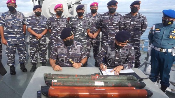 Melihat dari Dekat Benda Mirip Rudal Made In USA Ditemukan di Selayar