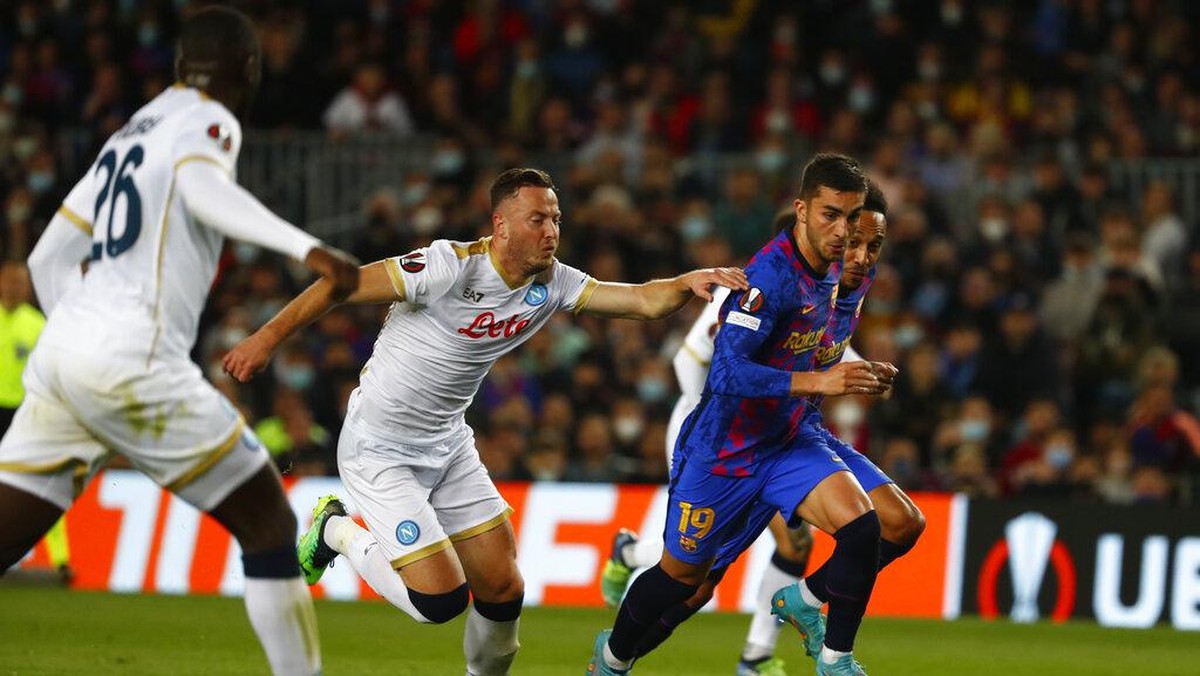 Link live streaming Napoli vs Barcelona lihat di sini. (Foto: AP/Joan Monfort)