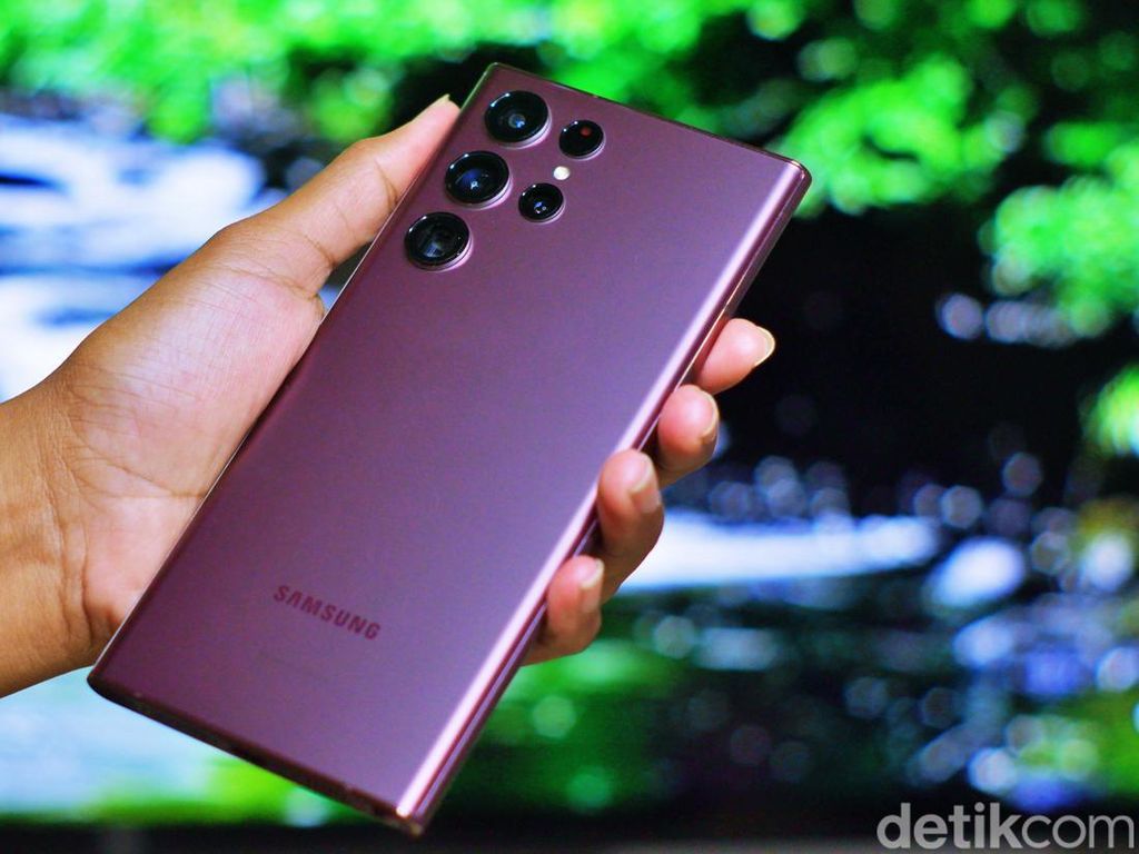 Unboxing Samsung Galaxy S22 Ultra Warna Burgundy, Harga Mulai Rp 18 Juta