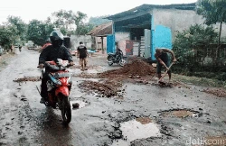 Pengelola Wisata: Jalan Rusak di Cianjur Selatan Bikin Wisatawan Kapok!