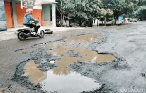 Pemprov Jabar Siapkan Rp 33,5 M untuk Perbaikan Jalan Cianjur Selatan Pemprov Jabar Siapkan Rp 33,5 M untuk Perbaikan Jalan Cianjur Selatan