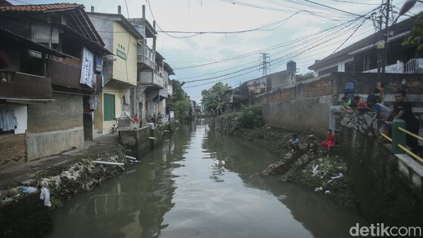 Potret Pengerukan Kali Mampang Selesai Usai Anies Kalah di PTUN