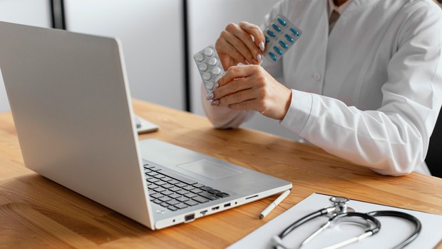 Panduan isolasi mandiri bagi orang yang terinfeksi Omicron/freepik/freepik Cara mengakses telemedis untuk mendapatkan obat perawatan secara gratis.