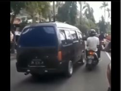 Viral Pemobil di Bali Diteriaki Maling oleh Pemotor, Polisi Turun Tangan