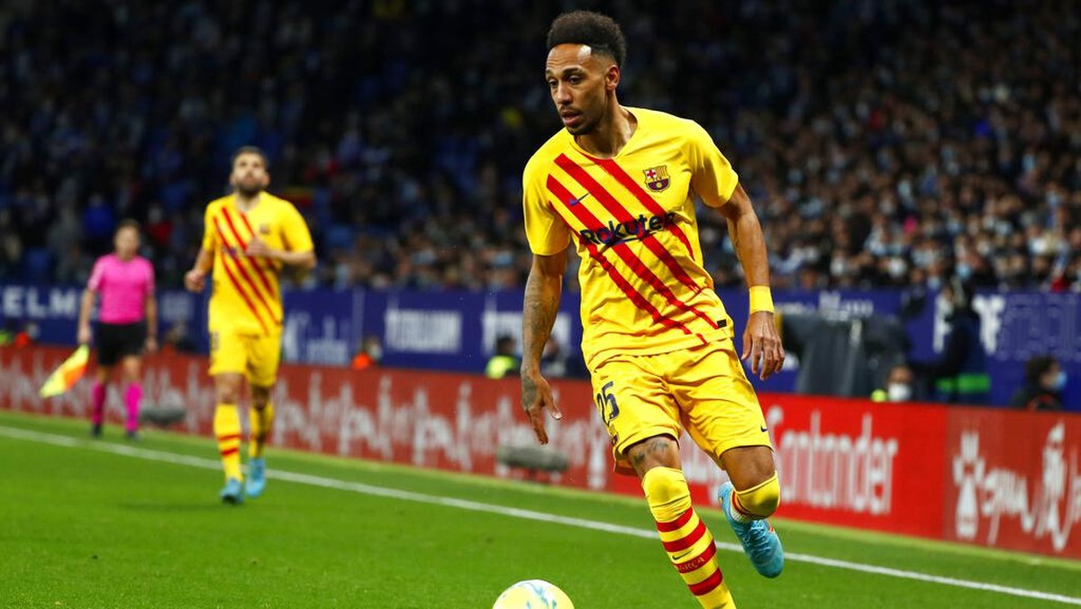 Pierre-Emerick Aubameyang meninggalkan Arsenal dan gabung Barcelona (Foto: AP/Joan Monfort)
