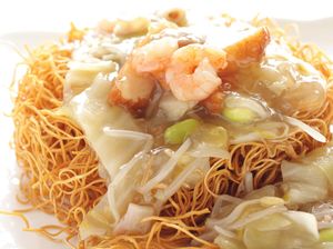 Resep I Fu Mie Siram Seafood ala Restoran yang Renyah Mantap Rasanya Resep I Fu Mie Siram Seafood ala Restoran yang Renyah Mantap Rasanya