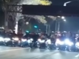 Polisi Selidiki Balap Liar yang Start Dekat ETLE sampai Tutup Jalan di Sudirman Polisi Selidiki Balap Liar yang Start Dekat ETLE sampai Tutup Jalan di Sudirman