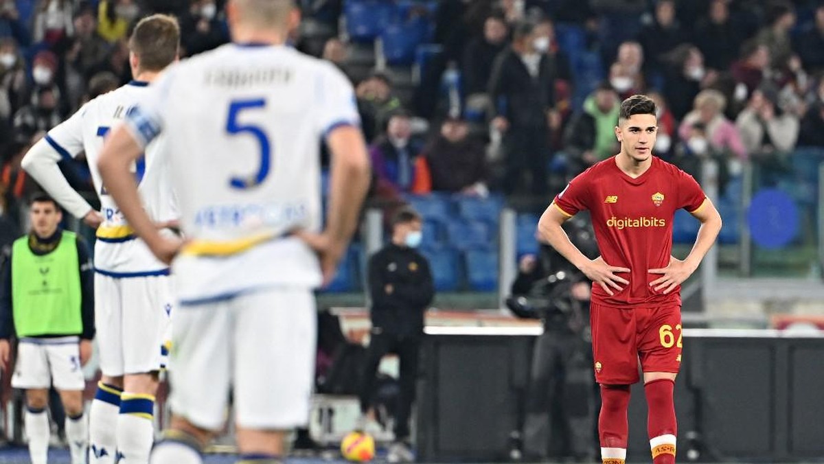 Cristian Volpato jadi salah satu pemain muda AS Roma yang mencetak gol di laga melawan Hellas Verona (Foto: AFP/ANDREAS SOLARO)