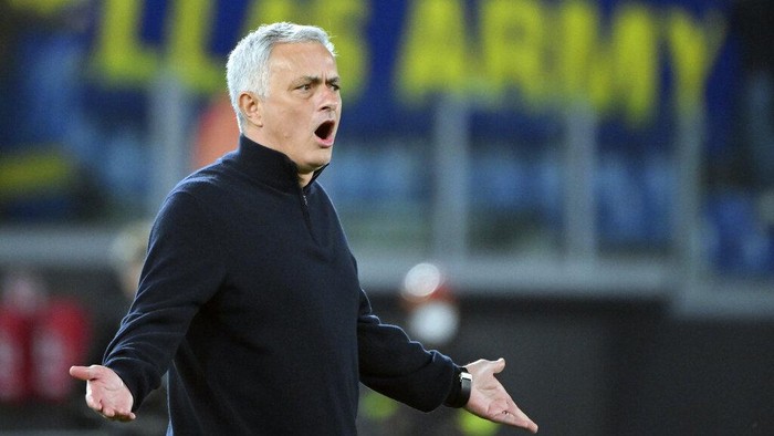 Roma coach Jose Mourinho reacts during the Serie A soccer match between Roma and Hellas Verona at Romes Olympic stadium, Saturday, Feb. 19, 2022. (Alfredo Falcone/LaPresse via AP)