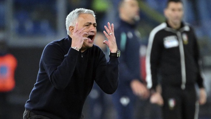 Roma coach Jose Mourinho reacts during the Serie A soccer match between Roma and Hellas Verona at Romes Olympic stadium, Saturday, Feb. 19, 2022. (Alfredo Falcone/LaPresse via AP)