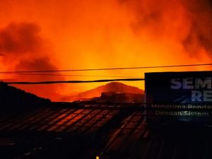 Mencekam! Suasana Kebakaran Pasar Gembong Balaraja Tangerang Mencekam! Suasana Kebakaran Pasar Gembong Balaraja Tangerang