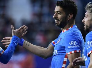 Gol 40 Meter Lebih Luis Suarez