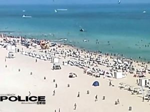Ngeri! Detik-detik Helikopter Jatuh di Lepas Pantai Miami Ngeri! Detik-detik Helikopter Jatuh di Lepas Pantai Miami