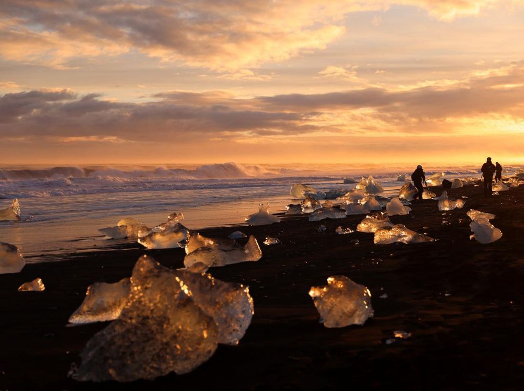 Pantai Berlian di Islandia Bikin Mata Terpukau