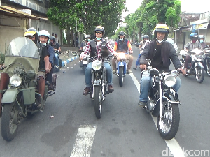 Pawai Motor Antik di Lumajang, Ada Motor Seharga 180 Juta