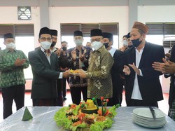 Kemnaker Serahkan Bantuan Gedung BLK Komunitas ke 11 Ponpes di Jatim