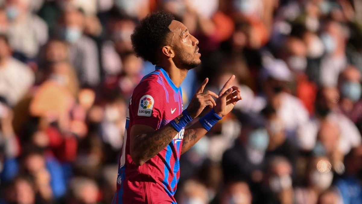 Pierre-Emerick Aubameyang, eks kapten Arsenal yang kini membela Barcelona. (Foto: Getty Images/Aitor Alcalde)