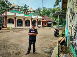 Pernah Dekat, Yayak Yatmaka Pilih Melawan Ganjar soal Tambang Wadas