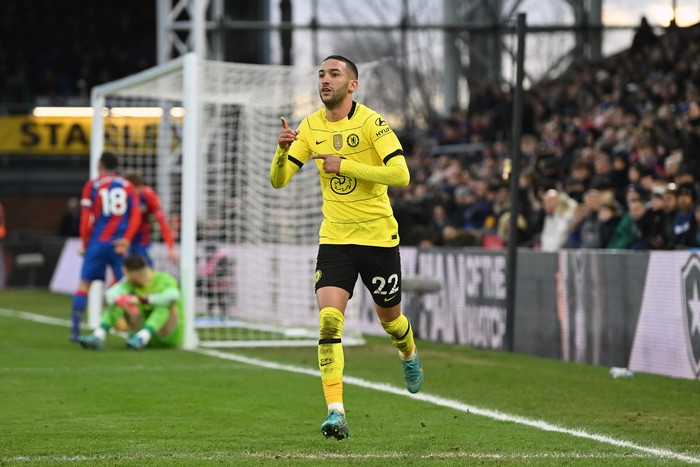 LONDON, ENGLAND - FEBRUARY 19: Hakim Ziyech of Chelsea celebrates after scoring their teams first goal during the Premier League match between Crystal Palace and Chelsea at Selhurst Park on February 19, 2022 in London, England. (Photo by Alex Broadway/Getty Images)