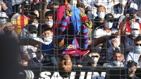 Bermain di Mestalla, Minggu (20/2/2022), Aubameyang membuka keunggulan di menit ke-23.