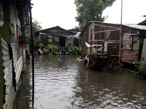 Banjir Rendam 2 Wilayah di Makassar, BPBD Keluarkan Status Siaga Banjir Rendam 2 Wilayah di Makassar, BPBD Keluarkan Status Siaga