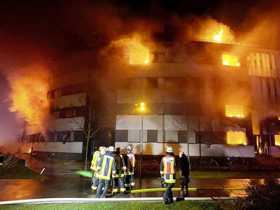 Detik-detik Apartemen di Jerman Ludes Terbakar