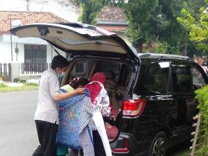 Jadi Bidan Dadakan, Driver Online di Banyuwangi Bantu Melahirkan Lewat Telepon Jadi Bidan Dadakan, Driver Online di Banyuwangi Bantu Melahirkan Lewat Telepon