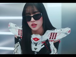 Gaya Nyentrik Yoon STAYC Jadi Sorotan, Pakai Korset dari Sepatu Sneakers