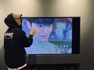 Fanboy Nam Joo Hyuk, Gong Yoo Pamer Foto Nonton Drakor Twenty Five Twenty One Fanboy Nam Joo Hyuk, Gong Yoo Pamer Foto Nonton Drakor Twenty Five Twenty One