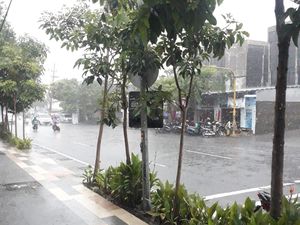 Libur Nyepi Tetap Waspada Cuaca Ekstrem Rek!