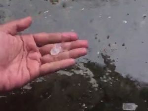 Surabaya Diguyur Hujan Es