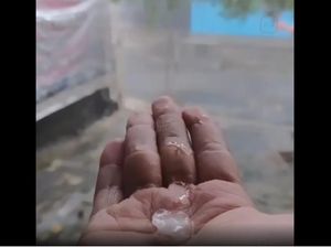 Hujan Es Landa Sejumlah Wilayah Jateng, Begini Penjelasan BMKG