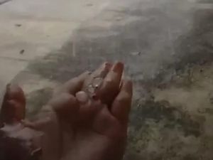 Hujan Es Landa Karanganyar! Hujan Es Landa Karanganyar!