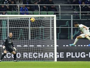 Striker Sassuolo Tak Selebrasi Usai Bobol Gawang Inter, Gak Tega?