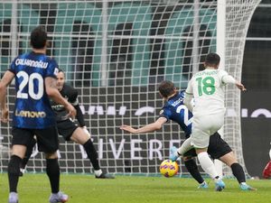 Inter Tumbang di Kandang, Gagal Salip Milan