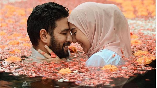 8 Foto Mesra Irish Bella dan Ammar Zoni, Sewa Bioskop Buat Umumkan Kehamilan
