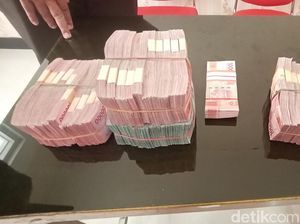 Terdakwa Korupsi Dana Desa di Kudus Kembalikan Duit Rp 460 Juta Terdakwa Korupsi Dana Desa di Kudus Kembalikan Duit Rp 460 Juta
