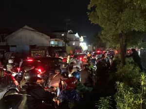 Banjir di Surabaya Barat, Tanjungsari-Pasar Kembang Macet-cet! Banjir di Surabaya Barat, Tanjungsari-Pasar Kembang Macet-cet!