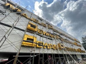 Kompleks Parlemen Senayan Bersolek Saat Masa Reses DPR