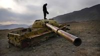 Melihat dari Dekat Kuburan Tank Uni Soviet di Afghanistan