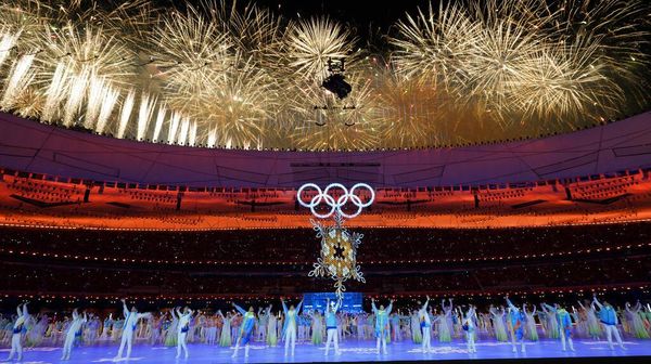 Meriahnya Pesta Kembang Api Penutupan Olimpiade Beijing 2022