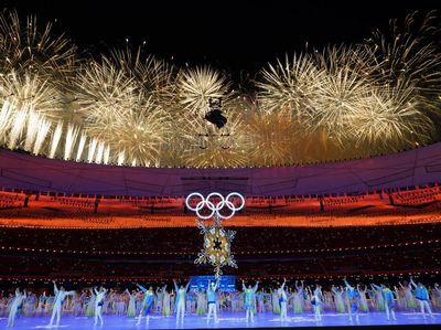Meriahnya Pesta Kembang Api Penutupan Olimpiade Beijing 2022